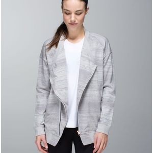 Lululemon Mula Bundle Wrap